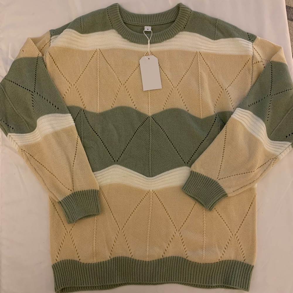 Lightweight sweater….NWT